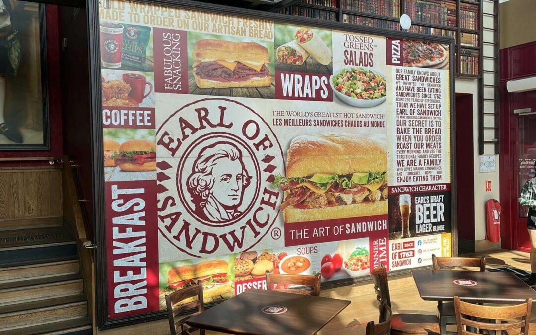 Habillage d’un mur pour le restaurant Earl Of Sandwich Disney Village